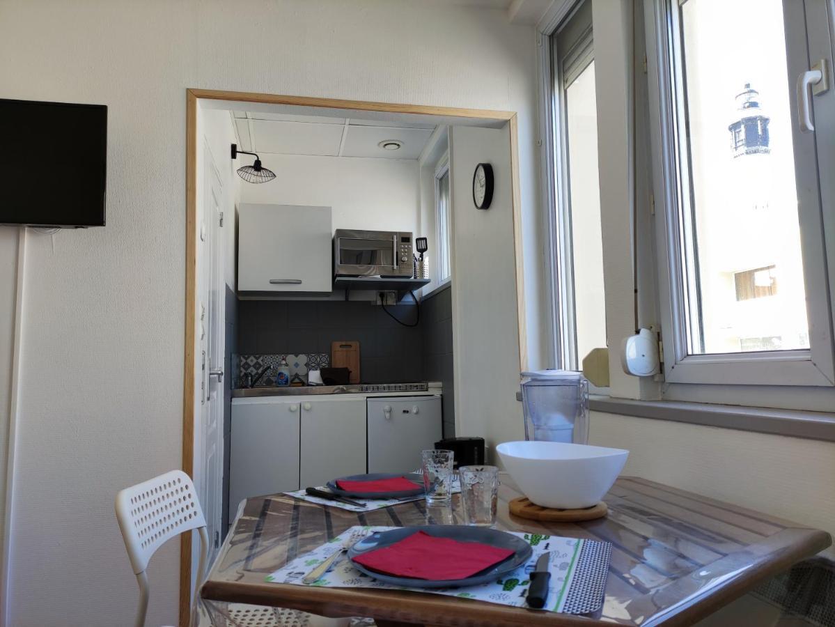 Les Lumieres Du Phare Apartment Кале Екстериор снимка